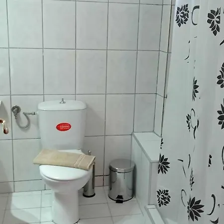 アパート Lectras House